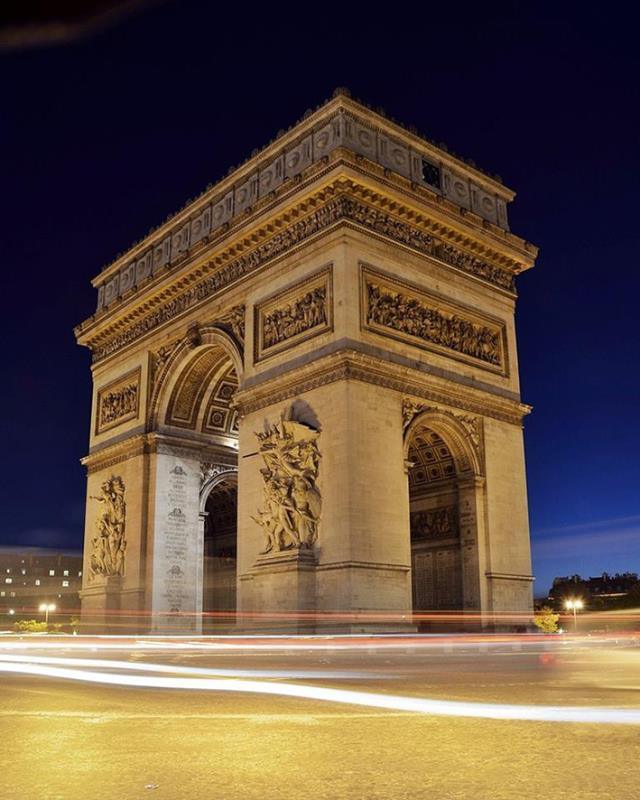 Night View Of Arc De Triomphe - Image 4